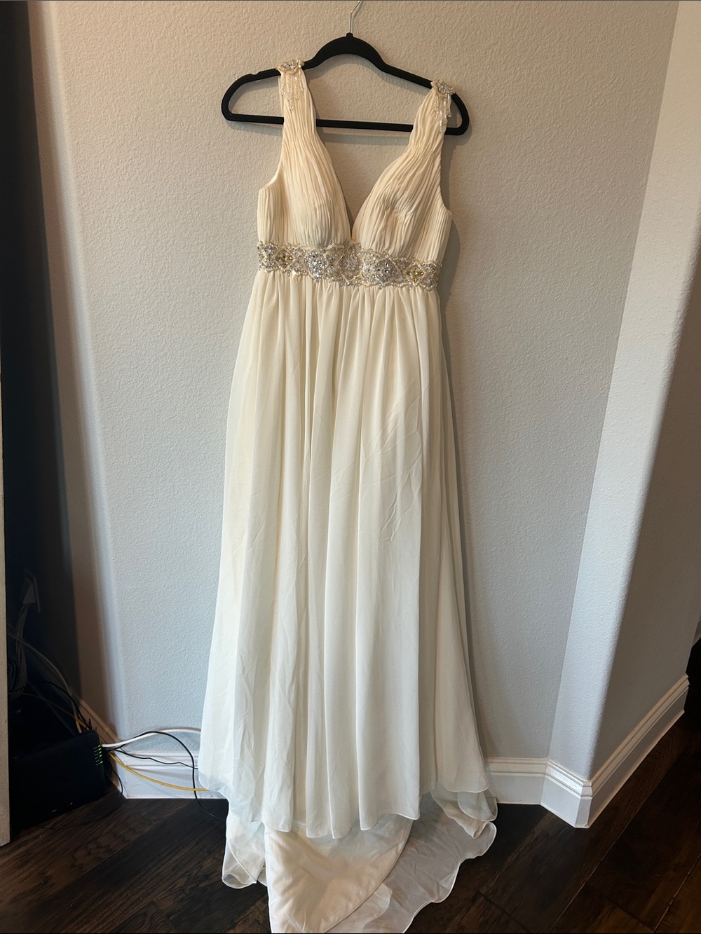 Elegant Ivory Beaded Empire-Waist Evening Dress size ten nwt retails for 1099.00